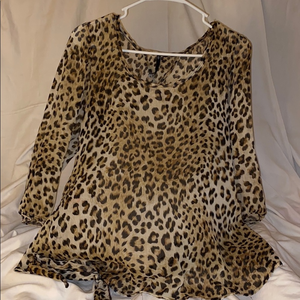 Love Culture sz L sheer animal print blouse LN